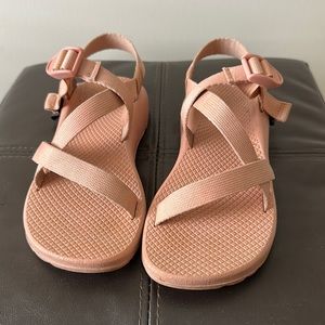 Clay color Chaco women size 7